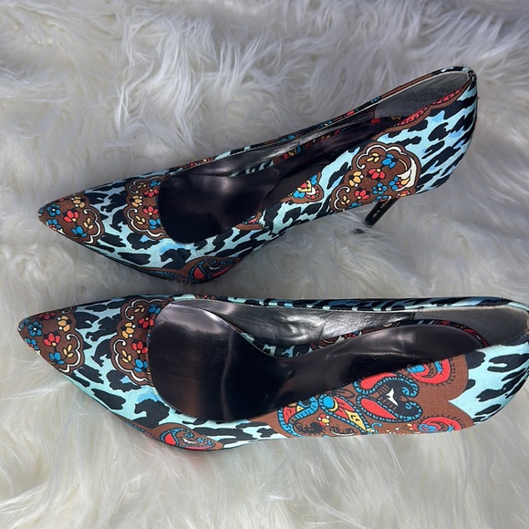 Carlos Santana Blue Leopard Posy Design Stiletto Heel Pointed Toe Heels. - Picture 3 of 6